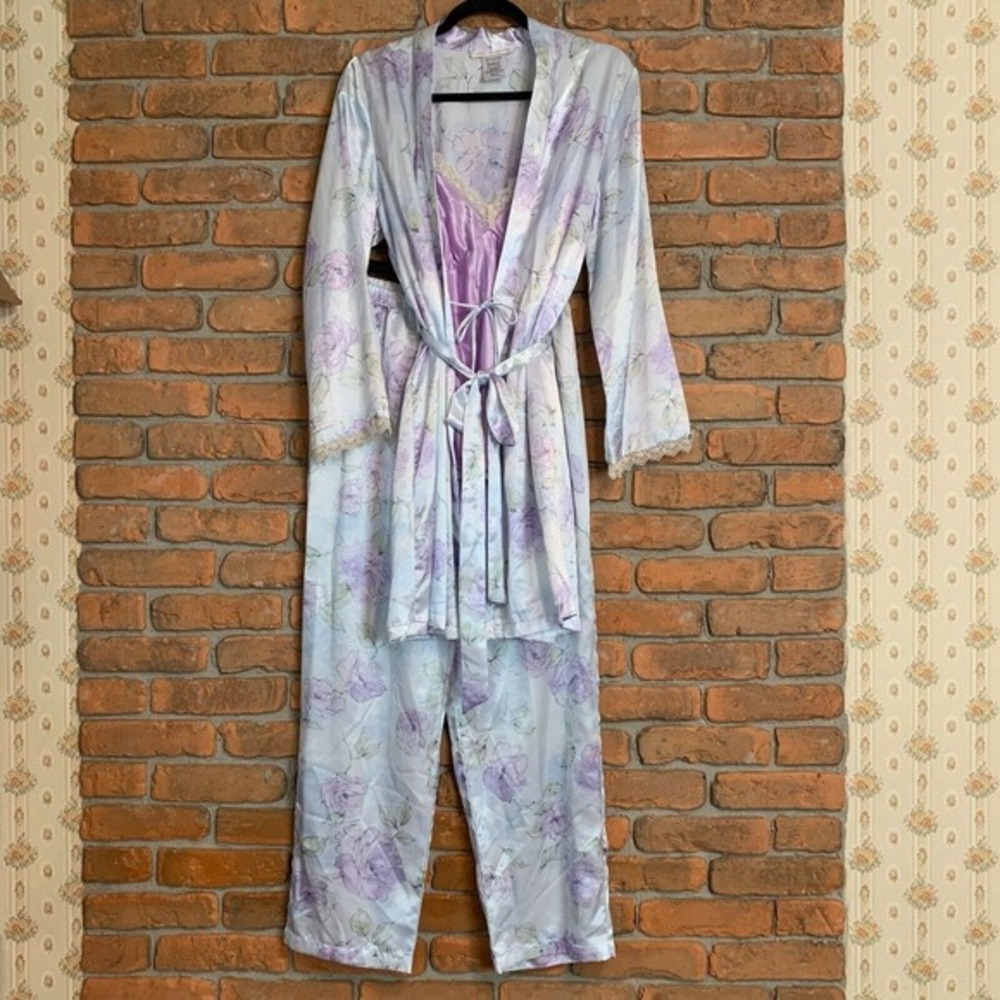 California Dynasty Pajama Set Womens Medium‎ Purple Satin Robe Cami Pants Floral